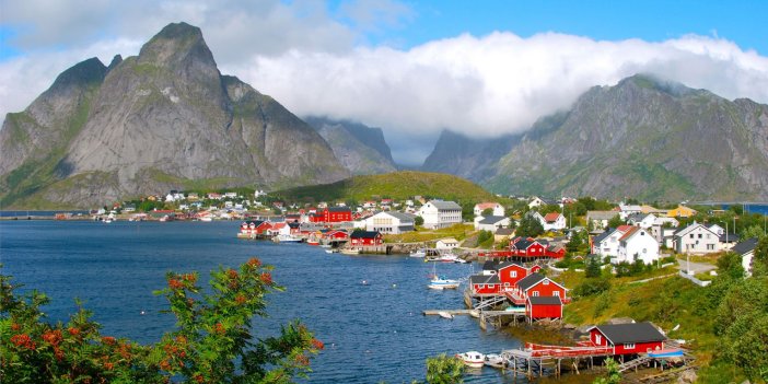 Dünyanın en mutlu ülkesi Norveç hakkında duyunca şaşıracağınız bilgiler. Herkesin hayalini Norveçliler yaşıyor.