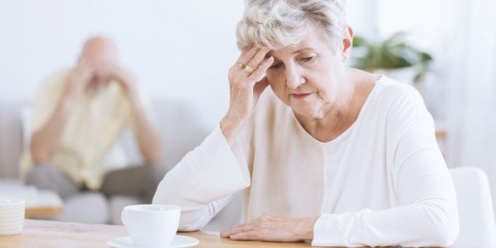 Alzheimer kadınlarda neden daha sık görülür? Alzheimer’ın belirtileri neler?