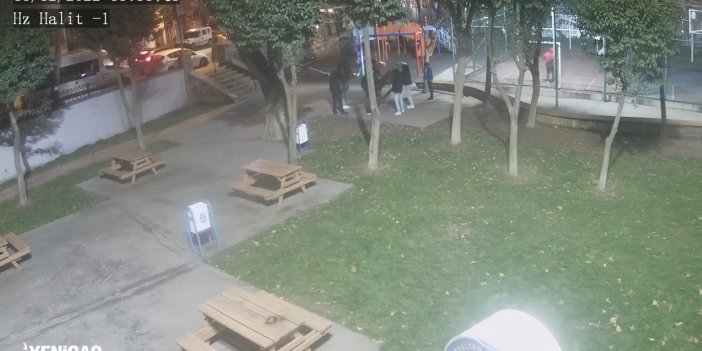 Eyüpsultan’da parktaki ahşap bankları çaldılar, kameraya yakalandılar