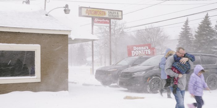 'Nesilde bir kez görülebilecek' kar fırtınası ABD'yi vurdu: En az 17 kişi yaşamını yitirdi