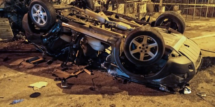 Ehliyetsiz sürücü bariyerlere çarptı: 2 ölü, 2 yaralı