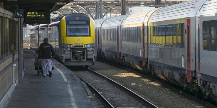 Hollanda'da tren makinisti sefer sırasında öldü