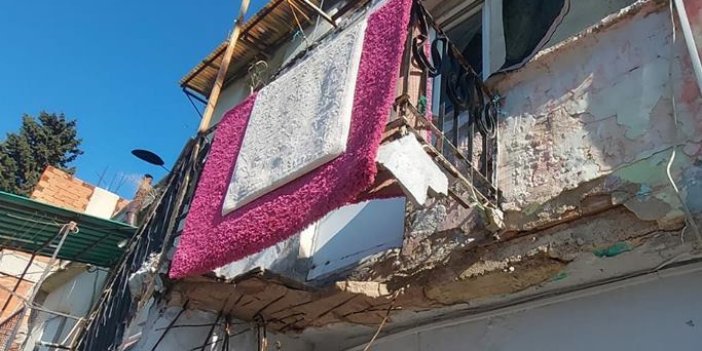 İzmir’de balkonun çökme anı kamerada