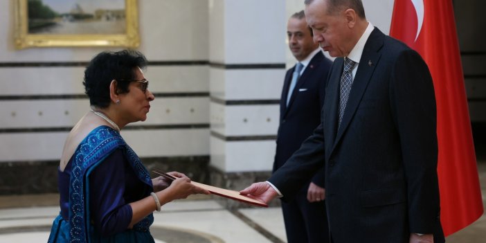Sri Lanka Büyükelçisi Dissanayake, Erdoğan'a güven mektubu sundu