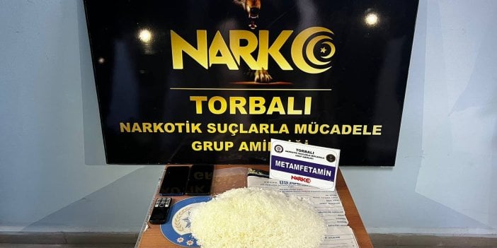 İzmir'de uyuşturucu operasyonu: 1,5 kilogram sentetik uyuşturucu ele geçirildi