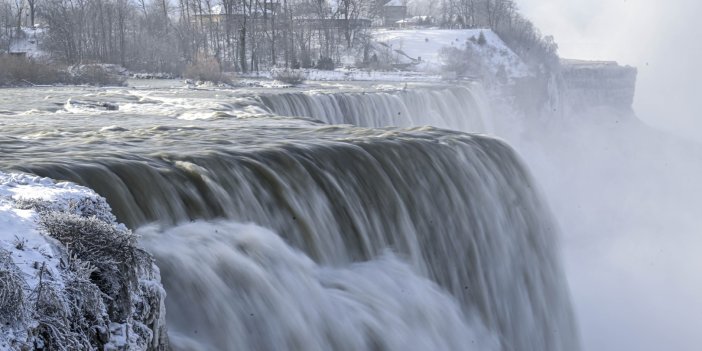 Gören şok oldu. Niagara şelaleleri dondu