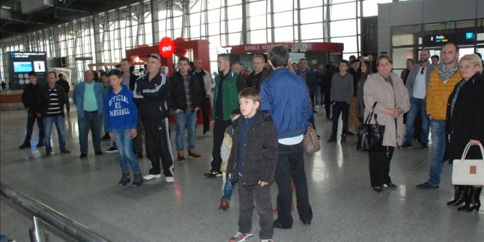 Kosova’da bomba ihbarı nedeniyle kapatılan Adem Jashari Havalimanı tekrar açıldı