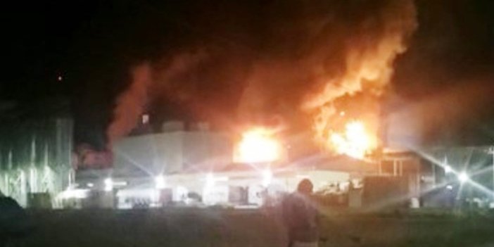 Milas’ta fabrikada patlama sonrası yangın çıktı   