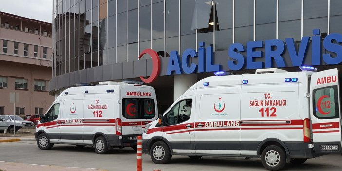 Minibüs ile kamyon çarpıştı: 8 yaralı