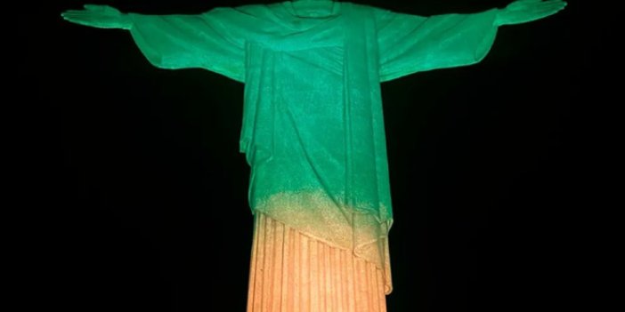 İsa heykeli Pele için yeşil-sarı renklere büründü