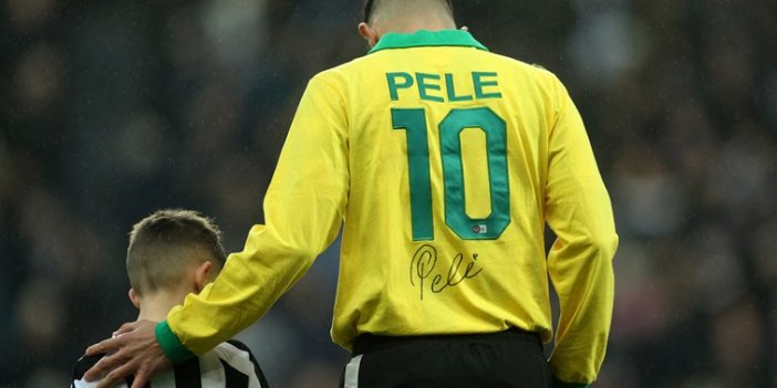 Premier Lig'de sahaya Pele forması ile çıktı. Dünya yıldızına anlamlı veda
