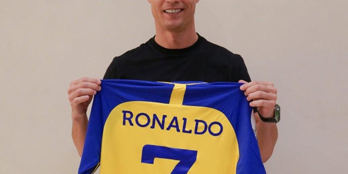 Ronaldo gitti Al Nassr karıştı. 7 numaralı formayı giyen yıldız oyuncunun sözleşmesi fesh edildi