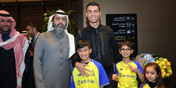 Ronaldo Arabistan'da. Kral karşılaması yapıldı