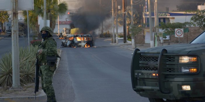 Lideri yakalanan Sinaloa Karteli Meksika’da terör estiriyor: 7 yaralı