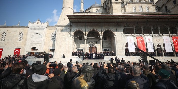 Restorasyonu tamamlayan Yeni Cami ibadete açıldı