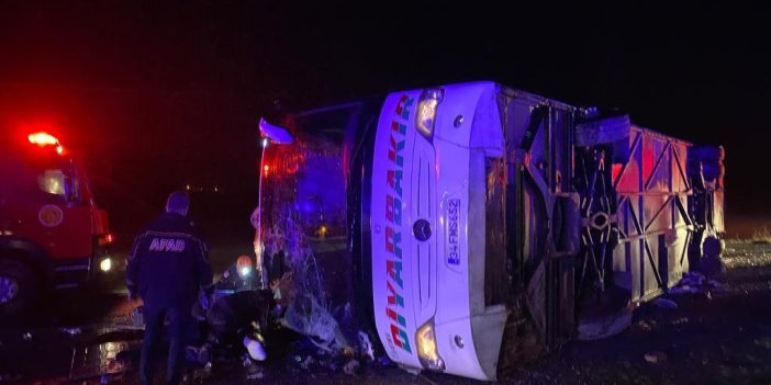 Diyarbakır'da yolcu otobüsü devrildi: 1’i bebek 5 ölü, 23 yaralı