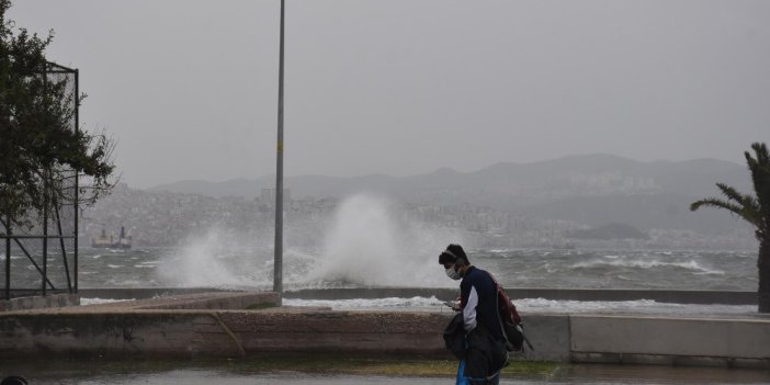 İzmir için fırtına ve kuvvetli sağanak uyarısı