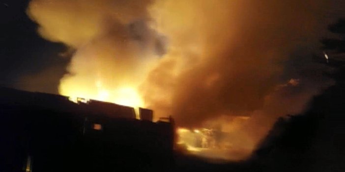 Maltepe’de gecekondu yangını: Alevler geceyi aydınlattı