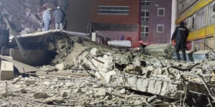 İzmir’de eski emniyet binası çöktü: Göçük altında arama çalışması başlatıldı