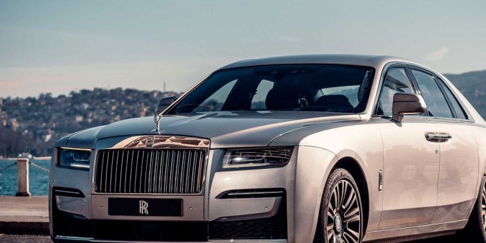 Rolls-Royce satış rekoru kırdı. Zenginler yine lüksten vazgeçmedi