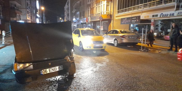 Zonguldak’ta iki otomobil kafa kafaya çarpıştı: 1 yaralı