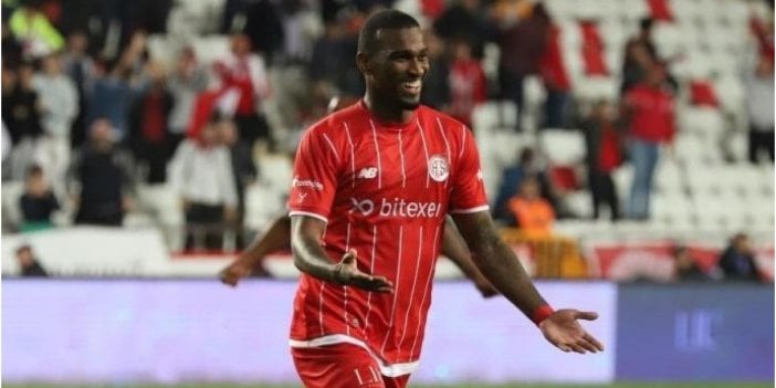 Galatasaray'a mı, Fenerbahçe'ye mi? Haji Wright için resmi açıklama