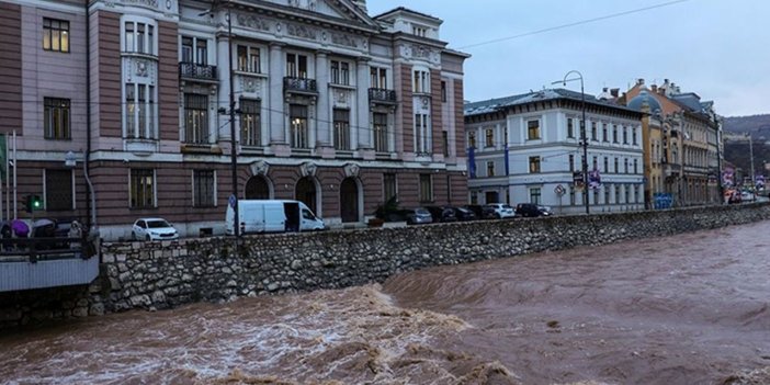 Bosna Hersek ve Sırbistan'da sel meydana geldi