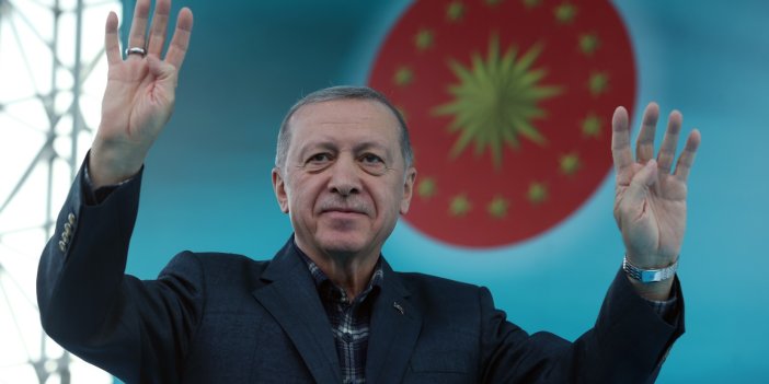 Erdoğan Bursa'da mitinge rabia işaretiyle çıktı