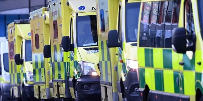 İngiltere'de ambulans çalışanlarından grev