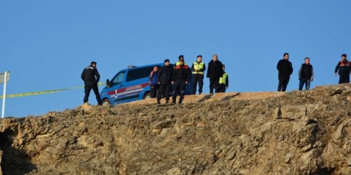 Hafif ticari araç 300 metrelik uçurumdan aşağı düştü