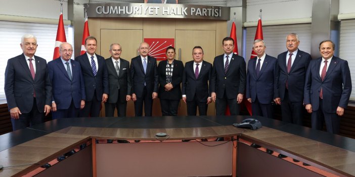 Kılıçdaroğlu CHP'li büyükşehir Belediye Başkanlarını Ankara'ya topladı