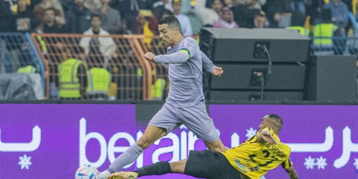 Ronaldo'ya Messi şoku. Arabistan'da alay ettiler