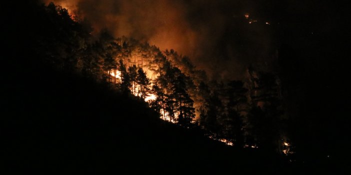 Alanya’daki orman yangınına yakın yerleşim yeri boşaltıldı