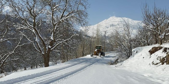 Hakkari'de 6 yerleşim yolu kar ve olumsuz hava şartlarından dolayı kapandı