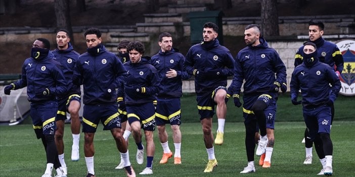 Fenerbahçe'nin Adana Demirspor maçının kadrosu açıklandı