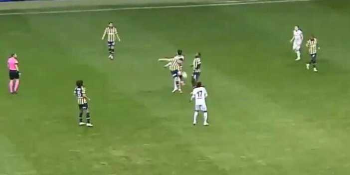 Fenerbahçe'nin gol isyanı: Bu pozisyonda ne VAR