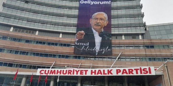 CHP Genel Merkezi'ne asıldı: Ben Kemal geliyorum