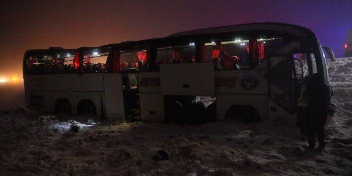 Son Dakika... Diyarbakır'da yolcu otobüsü şarampole devrildi. Onlarca yaralı var