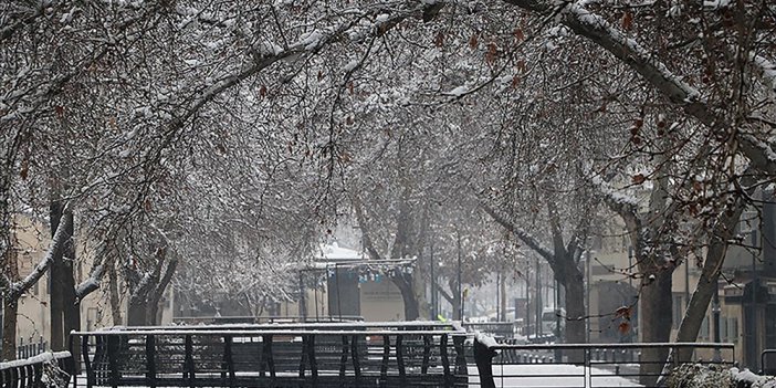Gaziantep ve çevre illerinde kar yağışı etkisini sürdürüyor
