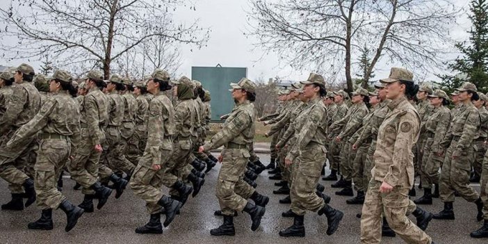 İYİ Parti, "TSK’nın Yeniden Yapılandırılması" konulu raporu paylaştı. Erkeklere 3 ay temel askerlik, Kadınlara gönüllü askerlik