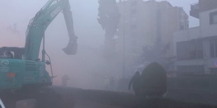 Osmaniye'de yıkılan 9 katlı binada yangın çıktı