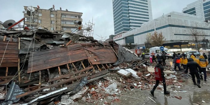 7,4'lük depremin ardından kritik karar geldi. Valilerin görev yerleri değiştirildi