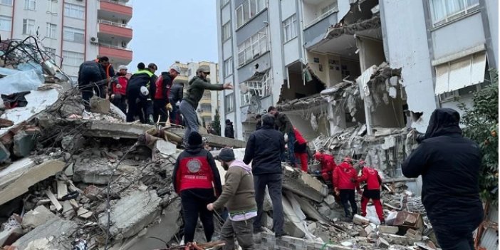 Depremin merkez üssü Kahramanmaraş’tan haber alınamıyor. Yakınlarına ulaşamayan vatandaşlar endişeli