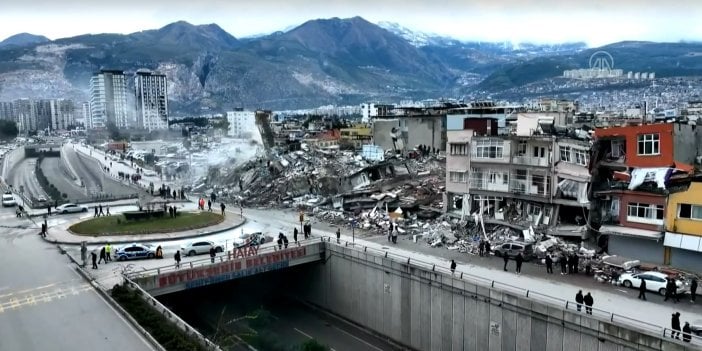 Deprem İskenderun'u böyle vurdu. Onlarca bina yıkıldı