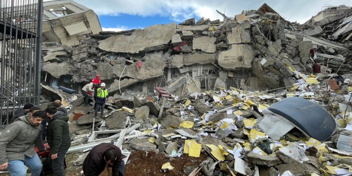 Fuat Oktay’ın deprem açıklamasına tepki yağdı. 'İskenderun Hastanesi eski bir binaydı, yeni binalarımızda hamdolsun hiçbir şey yok' dedi