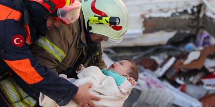 Anne ile bebeği depremden 29 saat sonra kurtarıldı