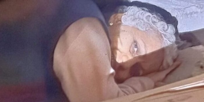 66 yaşındaki kadın 40 saat sonra enkazdan kurtarıldı