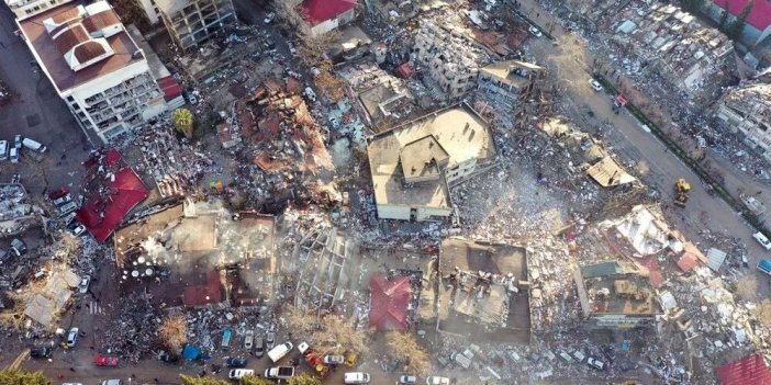 10 ilimizi yerle bir eden depremde can kaybı 7 bin 108 oldu