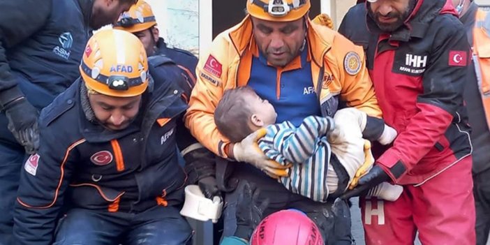 Hatay’da enkazdan 2 yaşındaki çocuk 79 saat sonra kurtarıldı