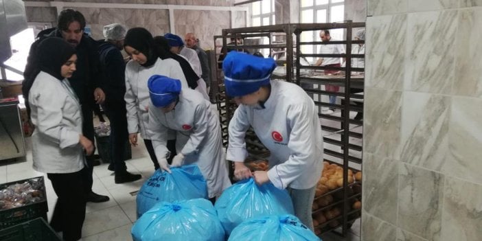 Doğu Anadolu'da okullarda öğrencilerce üretilen ekmekler depremzedelere gönderiliyor